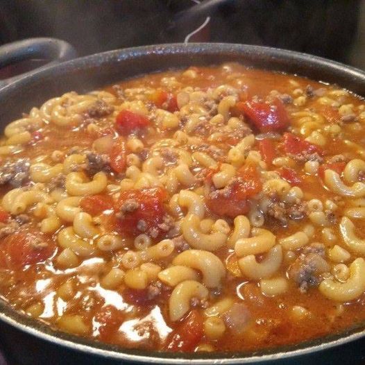 Grandaddy’s One-Pot Beef And Macaroni Soup